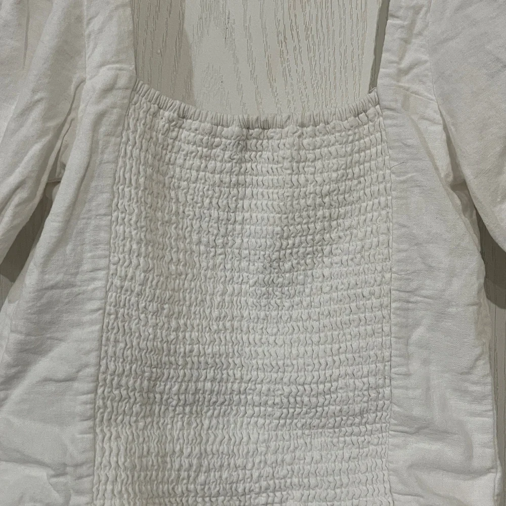 Abercrombie & Fitch smocked detailing